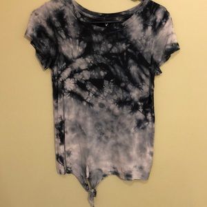 Soft and Sexy American Eagle tee!